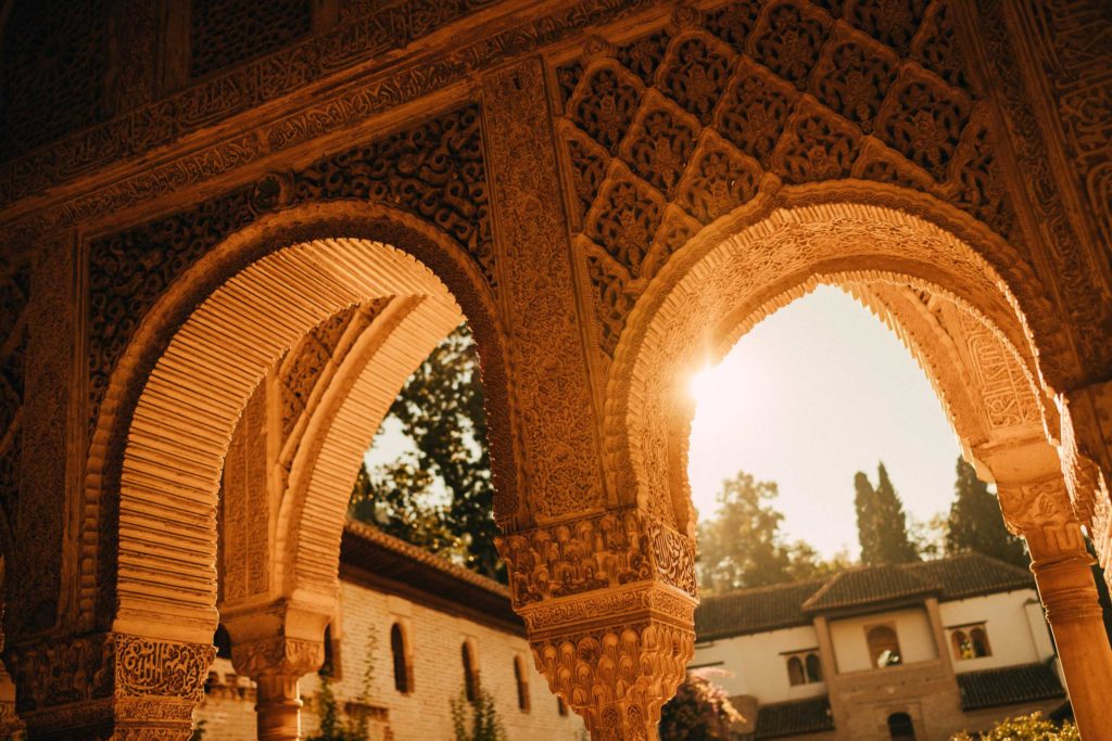 Maurische Architektur in der Alhambra in Granada.