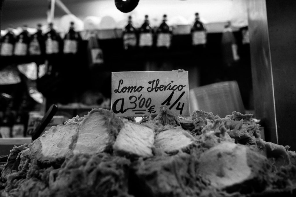 Auslage in der Markthalle in Málaga.