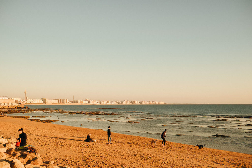 Stadtstrand in Cádiz.
