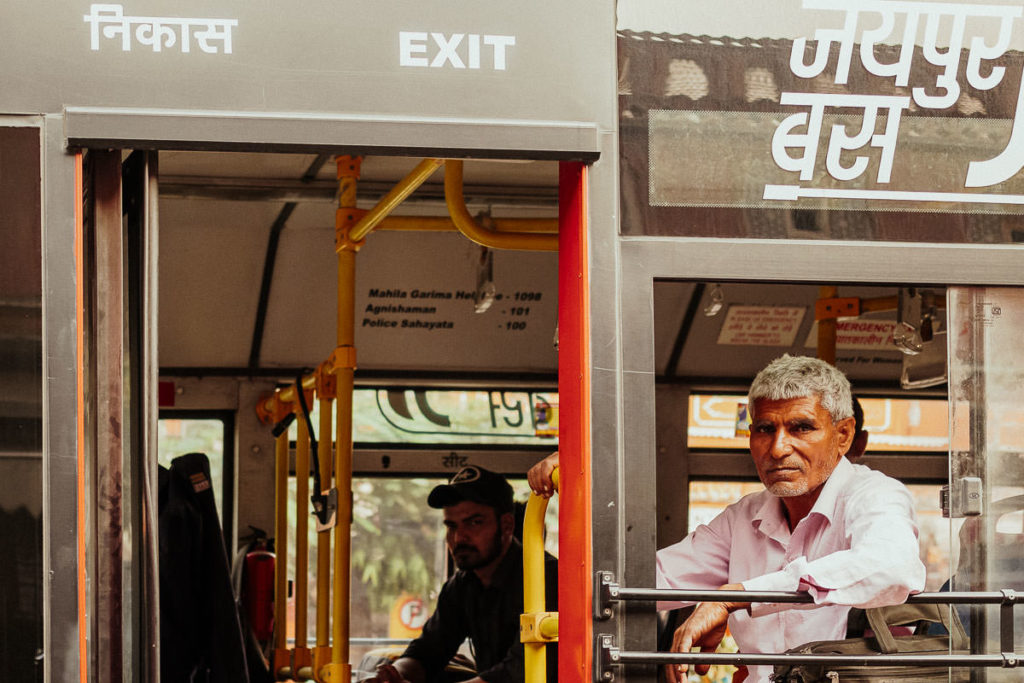 Busfahren in Jaipur