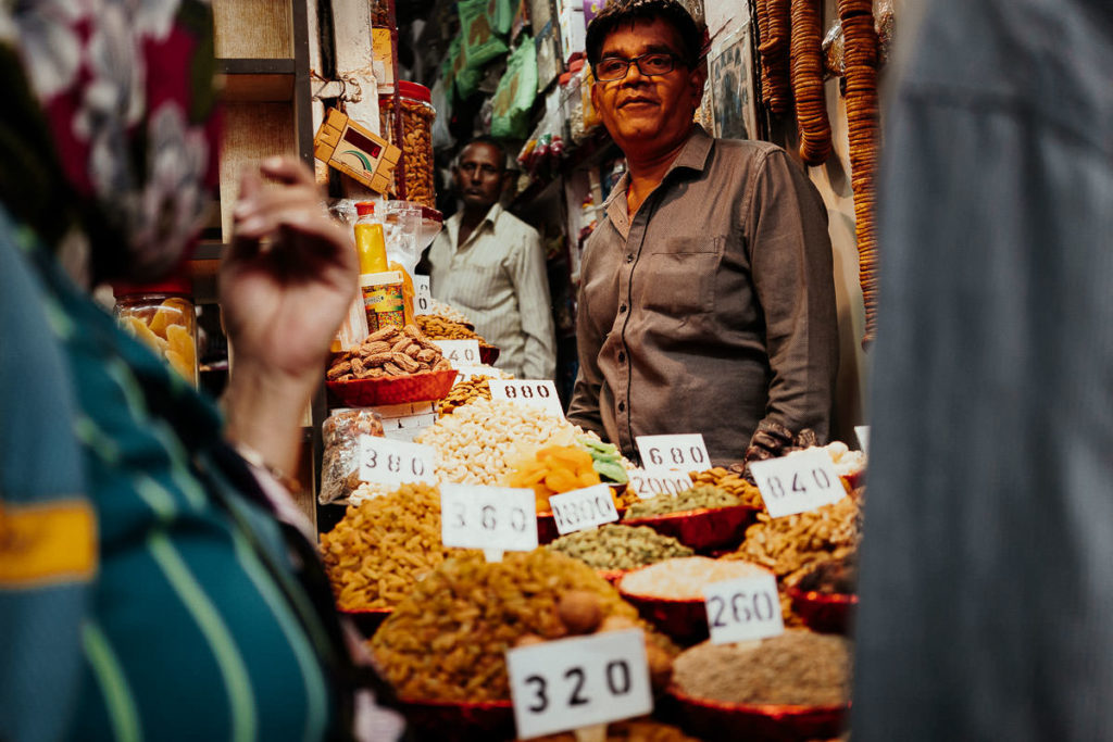 Nüsse und Gewürze in Old Delhi
