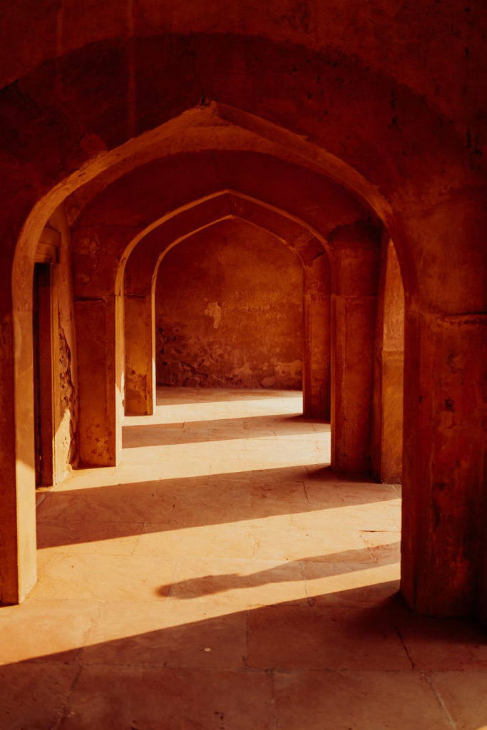 Bogengang am Safdarjung Tomb in New Delhi
