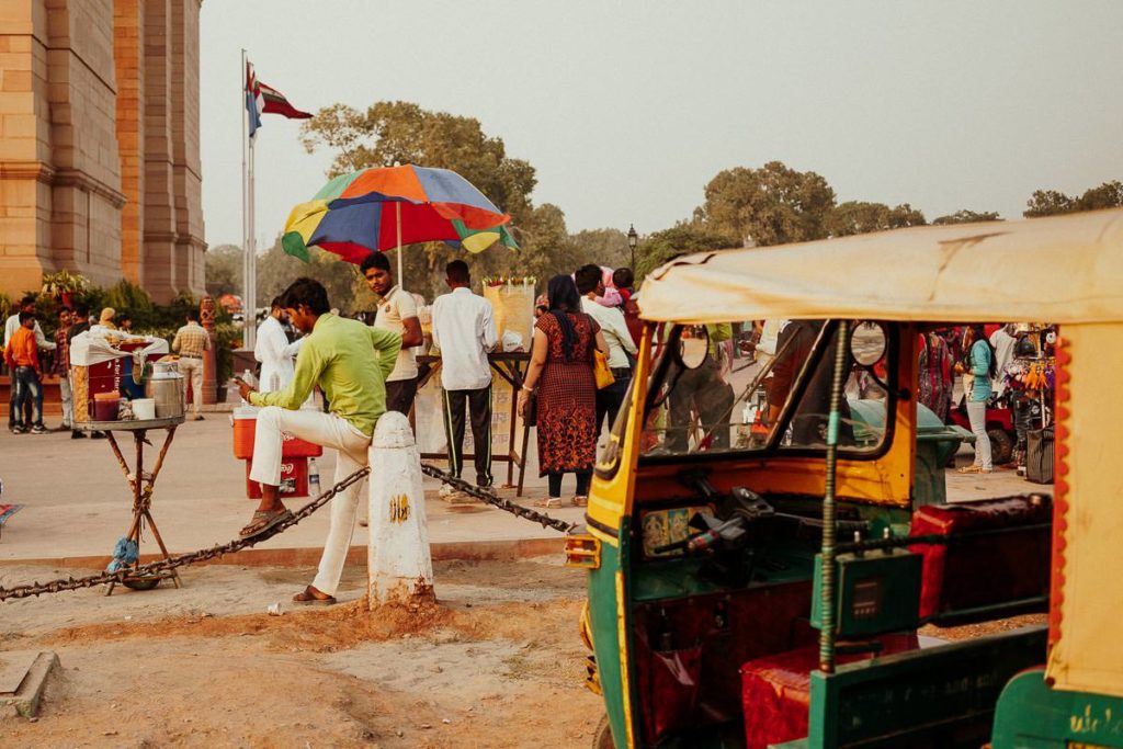 Verkaufsstände am India Gate in New Delhi
