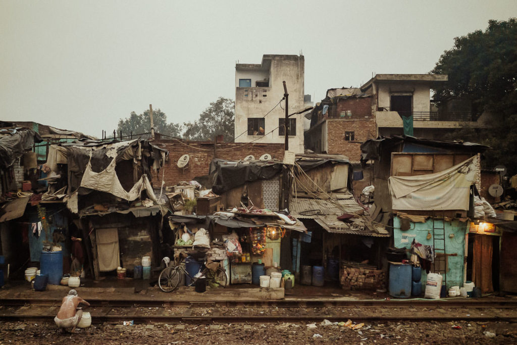 Slum in Delhi, ein sogenanntes Jhuggi-Jhopri