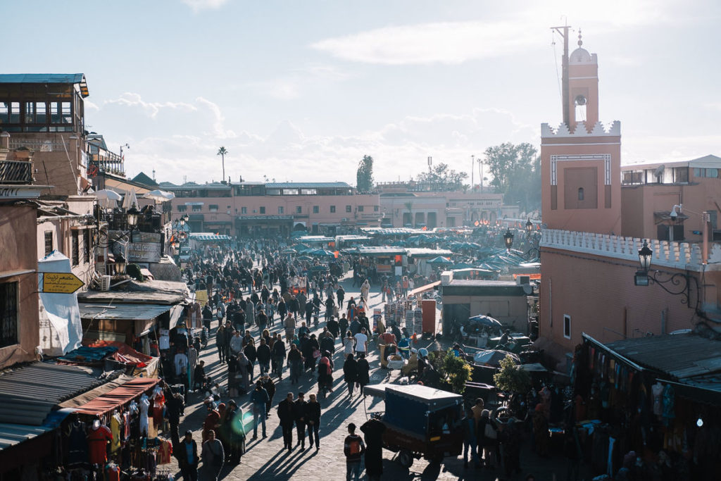 Blick auf Djemaa el Fna in Marrakesch.