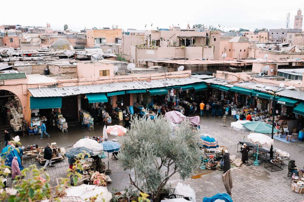 Blick auf Djemaa el Fna in Marrakesch.