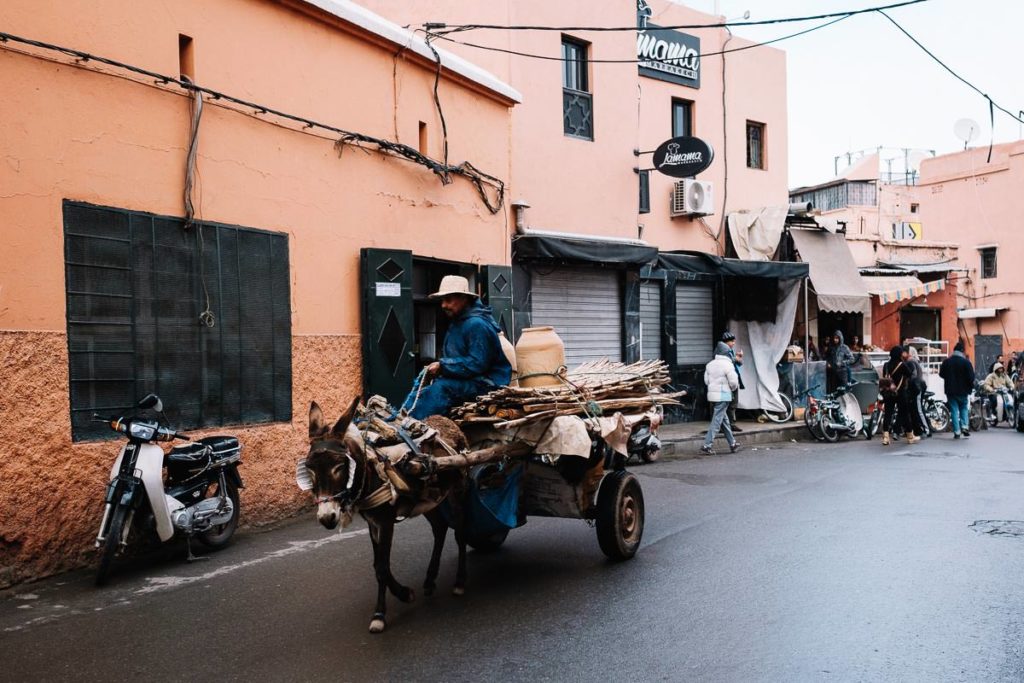 Straßenszene in Marrakesch.