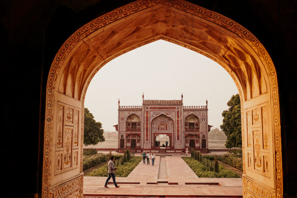 Blick zum Eingang, Torbau im Itimad-ud-Daula-Mausoleum, Baby Taj, Agra