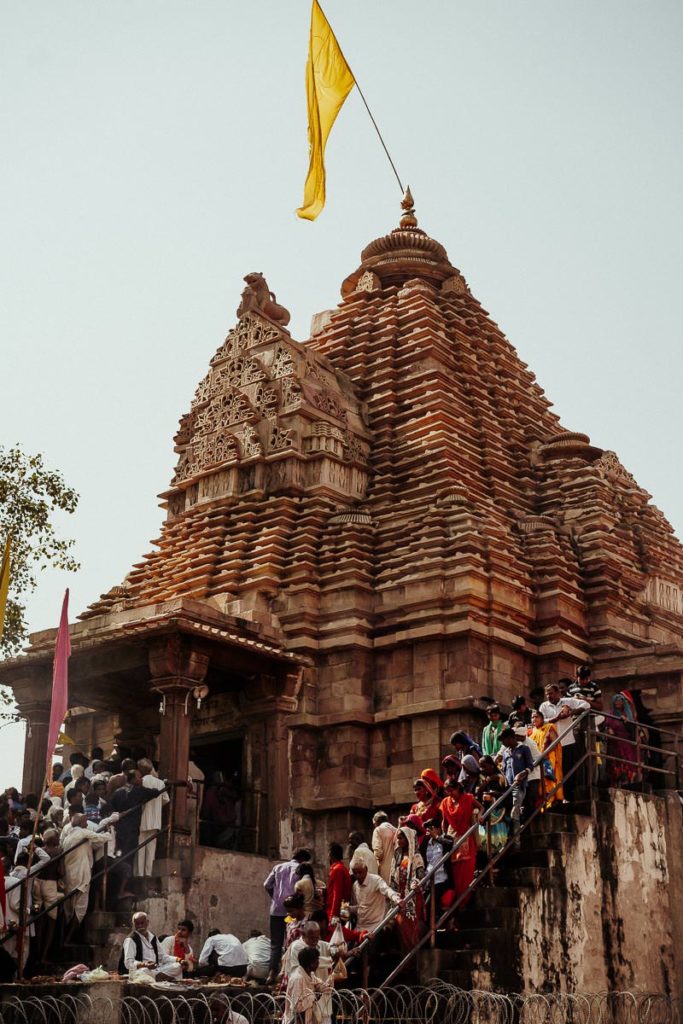 Diwali in Khajruaho: Tempelbesuch der Einheimischen