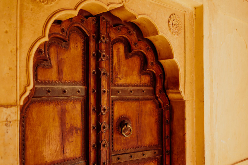 Torbogen im Amer Fort in Jaipur, Rajasthan