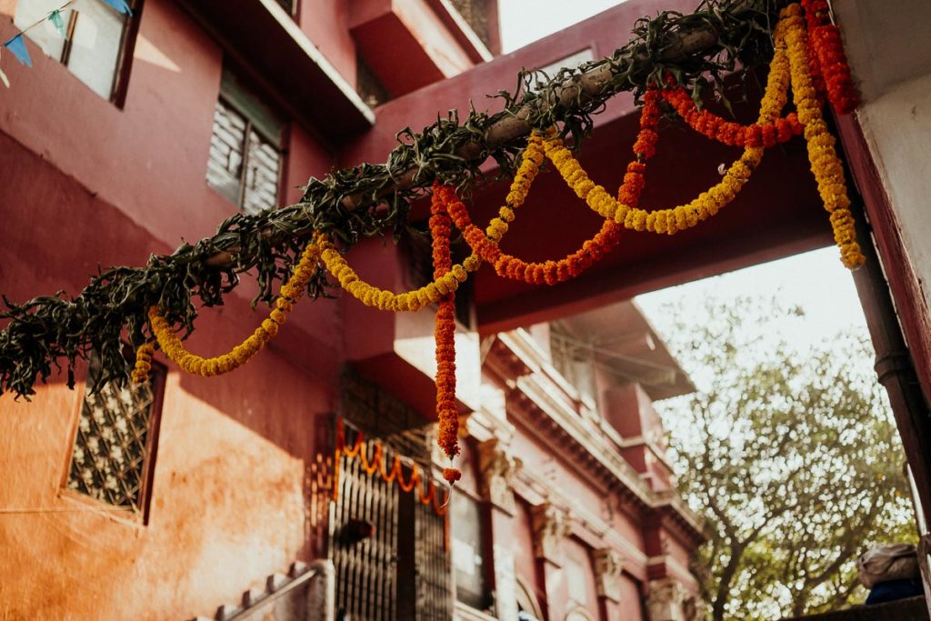 Blumenketten auf dem Flower Market in Kolkata.