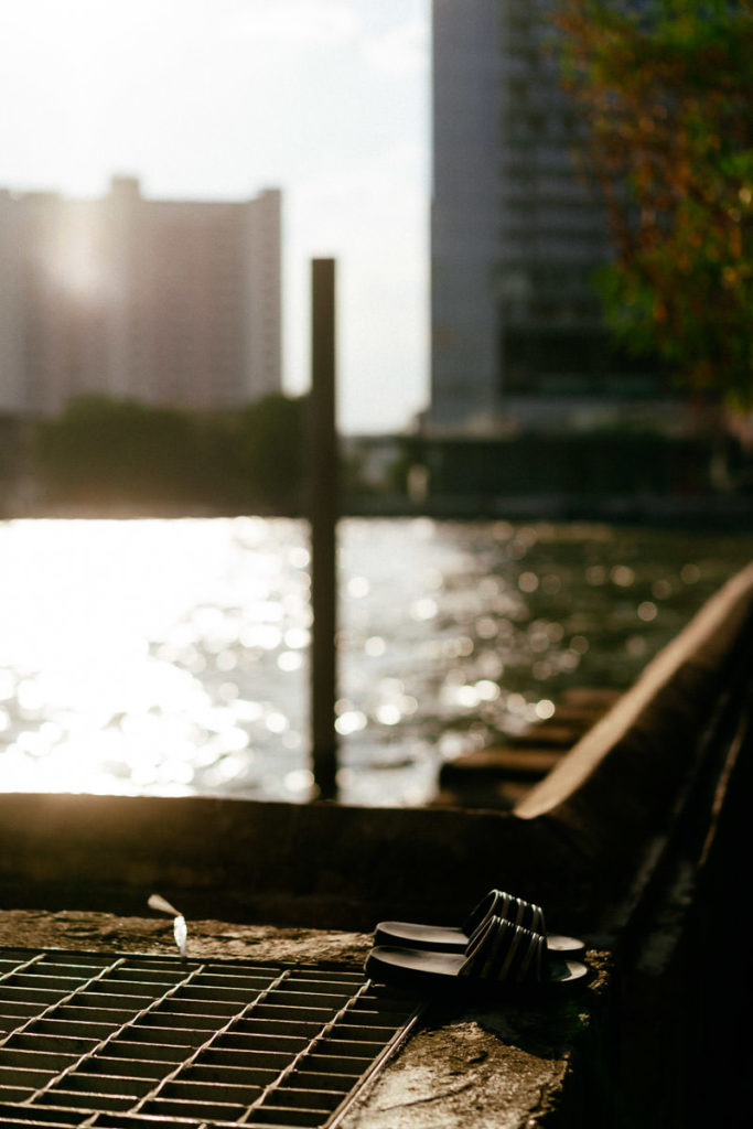Blick auf den Chao Phraya aus dem Viertel Talat Noi in Bangkok