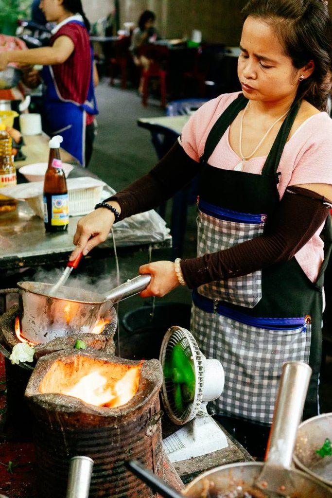 Straßenküche in Talat Noi, Bangkok